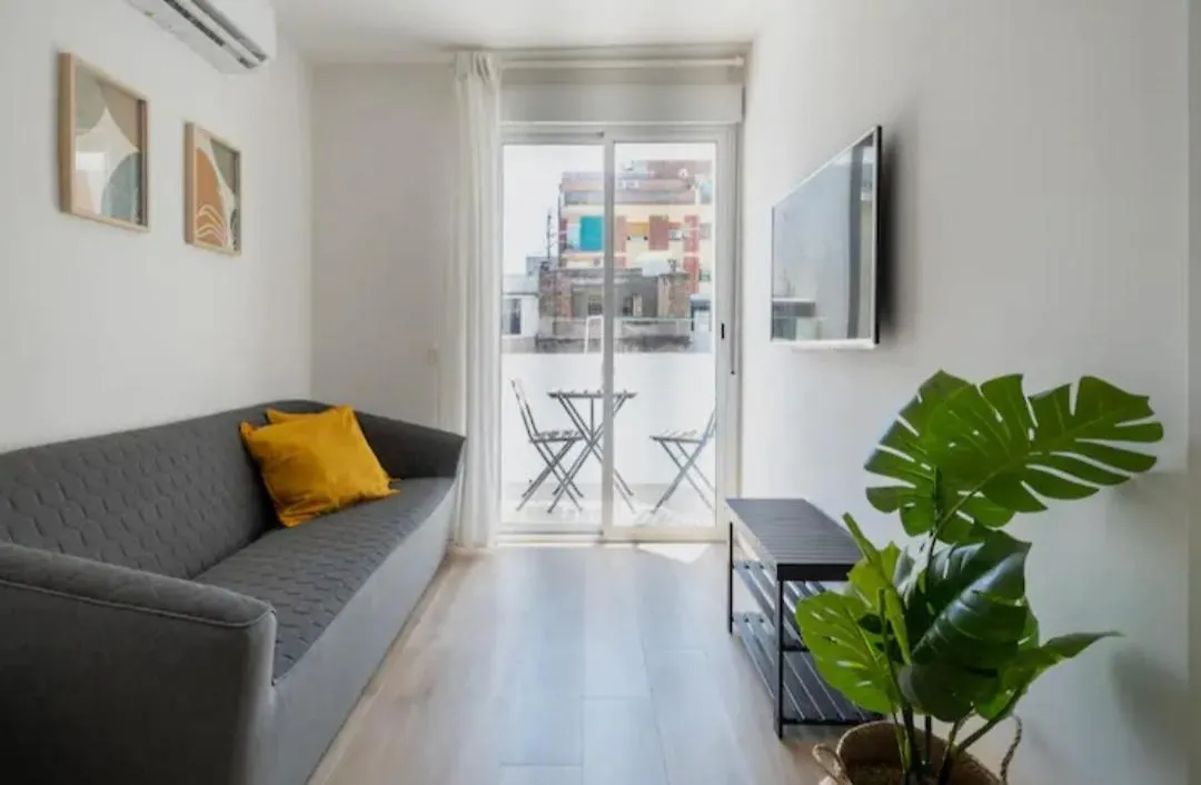 Apartment Close To The Beach contacts